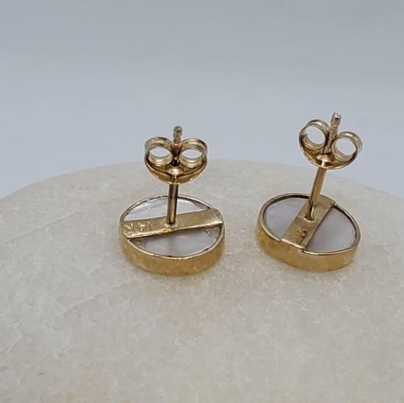 14k Yellow Gold Earring, Mother Stone, Push Back Style, for daily use, they are main image 0